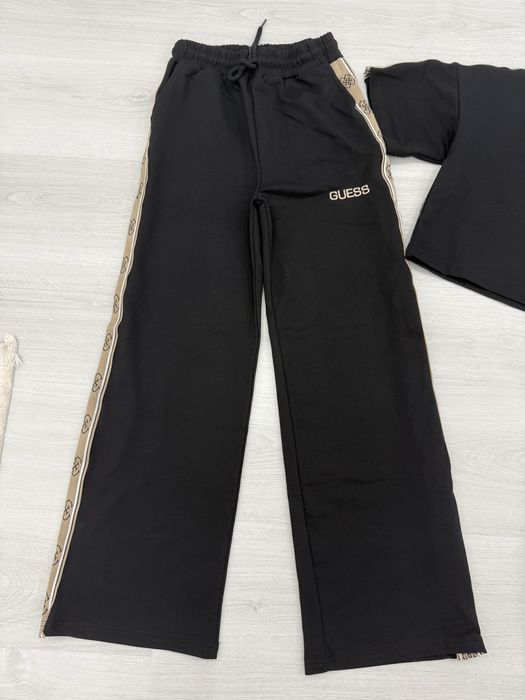Комплект Guess.