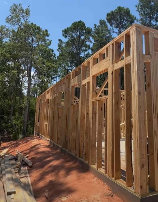 Casa la rosu sau la gata de la 250 € mp și 500 euro mp la gata