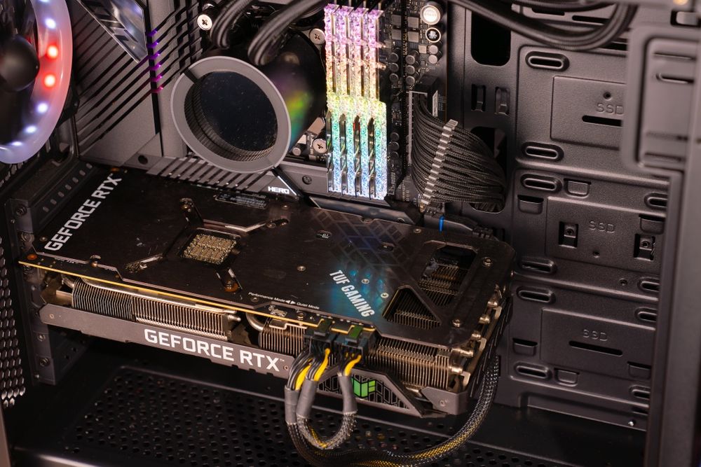 PC Gaming Intel 11600KF, RTX3080, 64 GB RAM.