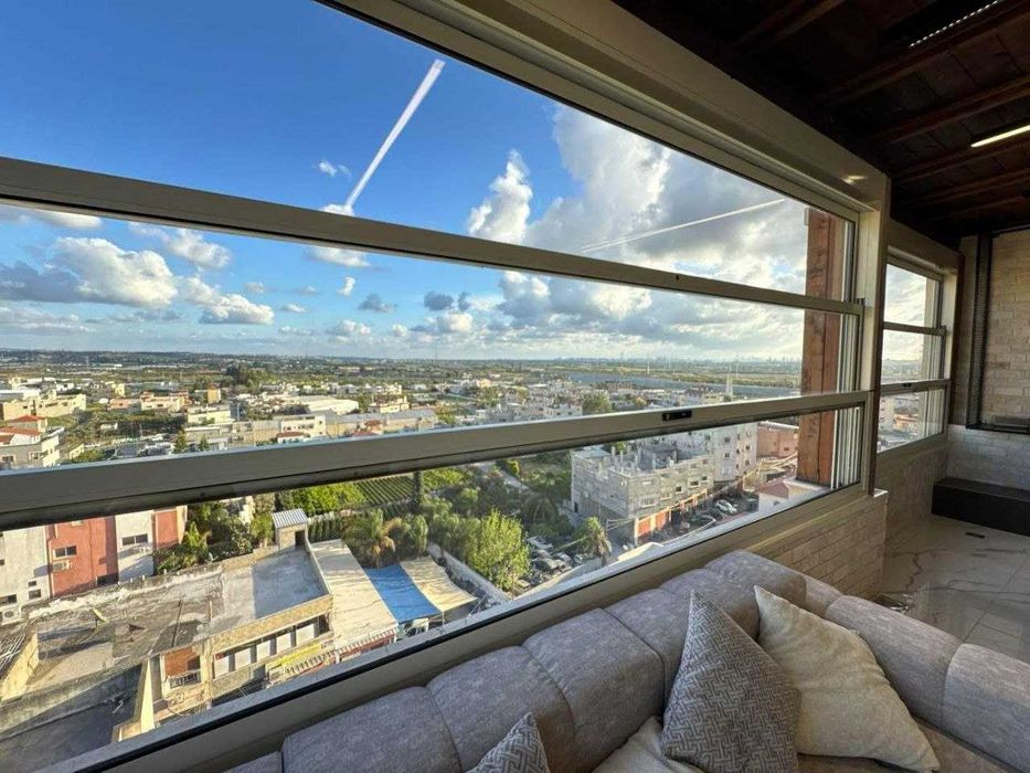 #производителнаперголи #гилотини #стъклениплъзгащивитрини #сенници