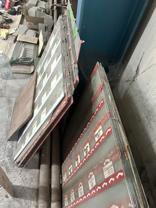 Отдам стекло бесплатно