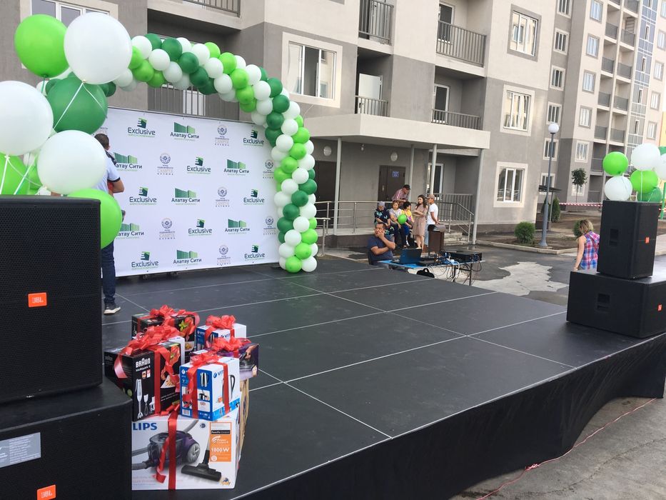 Сцена для музыкантов, подиум