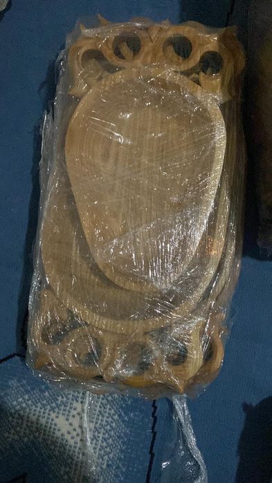 Скамейка и разные вещий