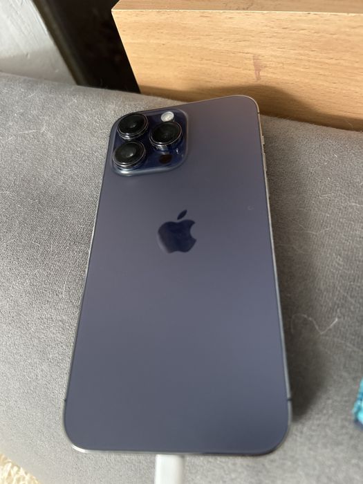 Продам айфон 14про макс 256г