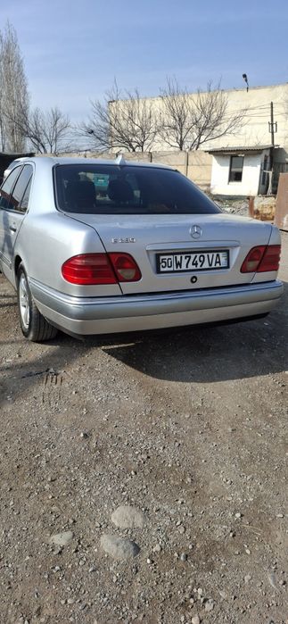 Мерседес бенс 210