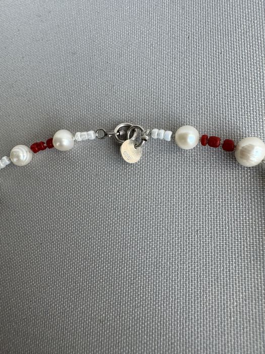 Colier lucrat manual din argint, perle, coral si margele de nisip