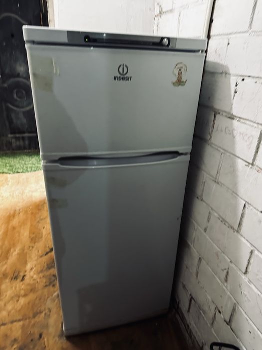 Холодильники продаю