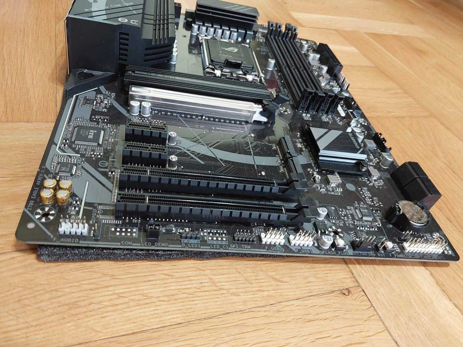 Gigabyte Z790 Eagle AX Wi-Fi DDR5