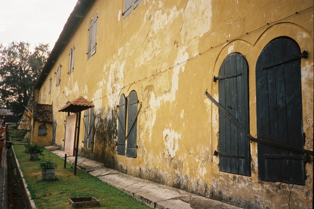 Olympus XA плёночная фотокамера