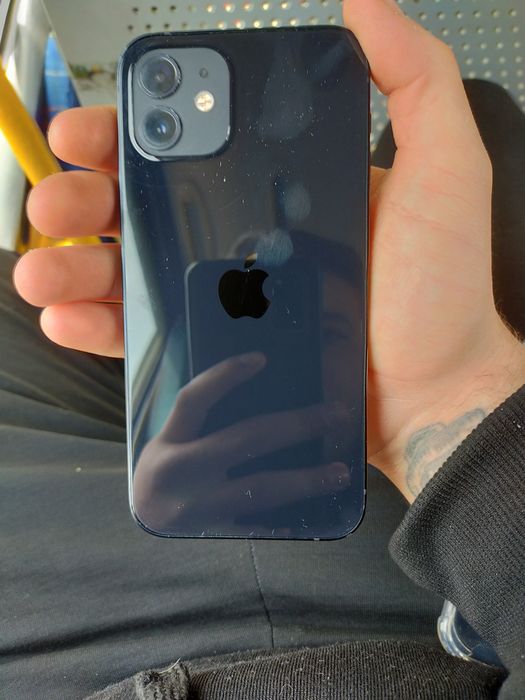 Iphone 12 64gb.   ,,
