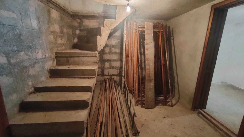 Продава се Къща в с. Синаговци, Област Видин - 462 кв.м за 184 €/кв.м - Снимка #17