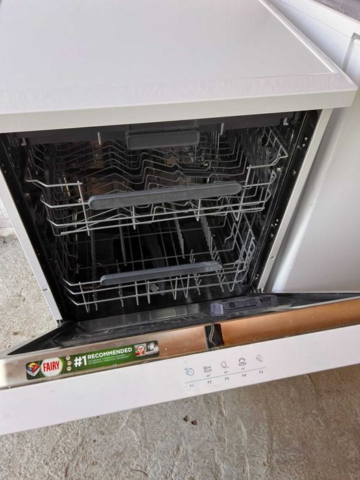 Съдомиялна Candy Rapido CIP 3E7L0W 13 комплекта 5 WiFi програми 60см