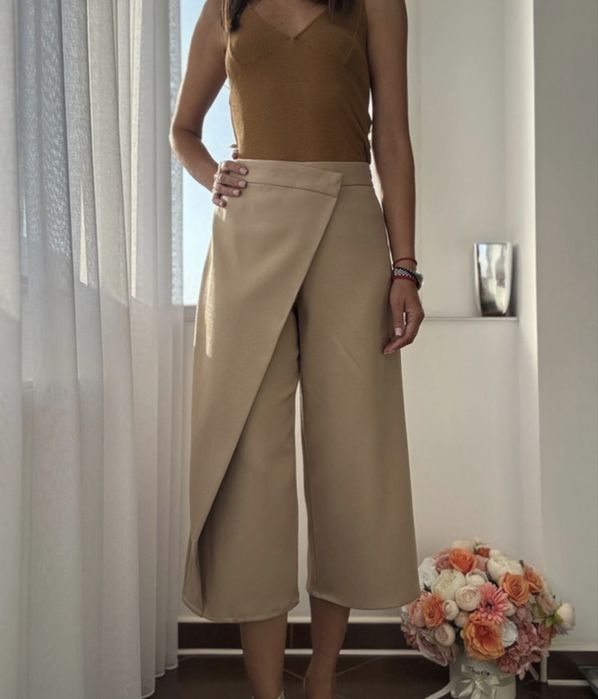 Pantaloni bej marimea xs