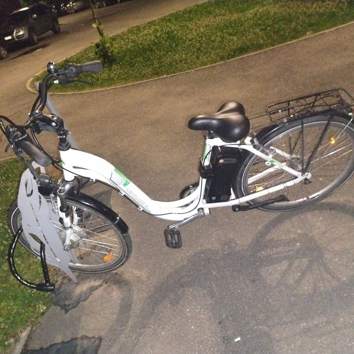Vând bicicleta electrica