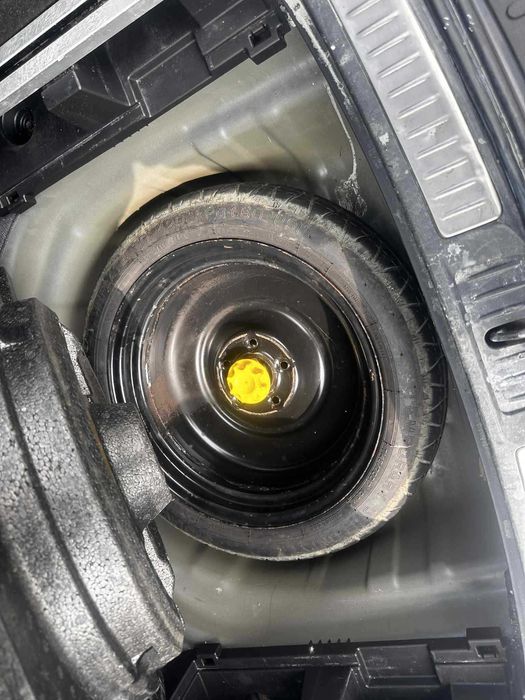 Продава се на части  Toyota Avensis T27 2.0 D4D 2010 г