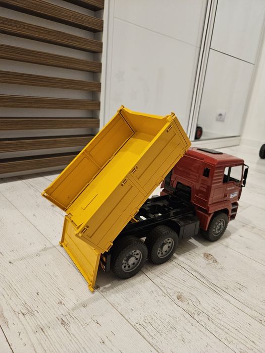 Bruder самосвал , камион за боклуки