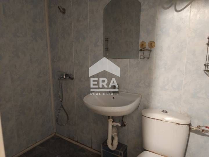 Двустаен среден апартамент с панорама към Варненското езеро и югозапад