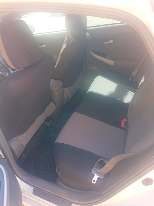 Vând Toyota Prius 3