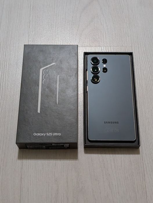 Samsung S25 Ultra 256 gb Ram 12 5G EAC