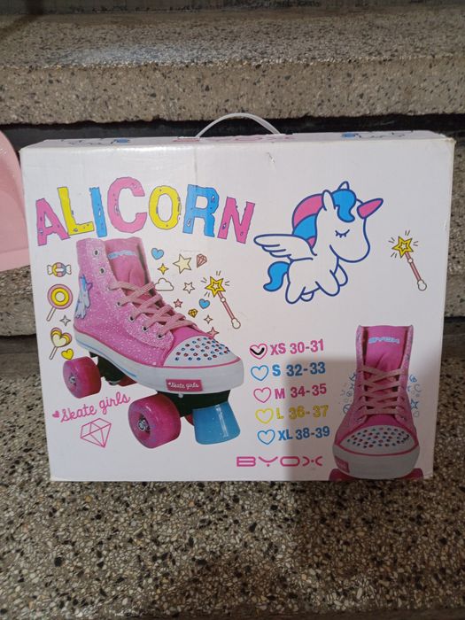 Кънки за дете, чисто нови.