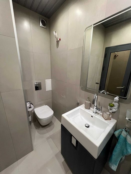 Продава се Двустаен апартамент в София, Света Троица - 72 кв.м за 1917 €/кв.м - Снимка #8