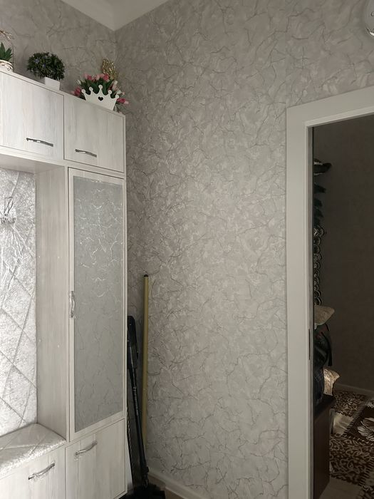 Uy sotiladi keles novostroyka 9 etaj 65 kvadrat  2 xona