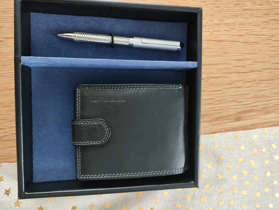 НОВ Комплект за подарък портфейл + химикалка
