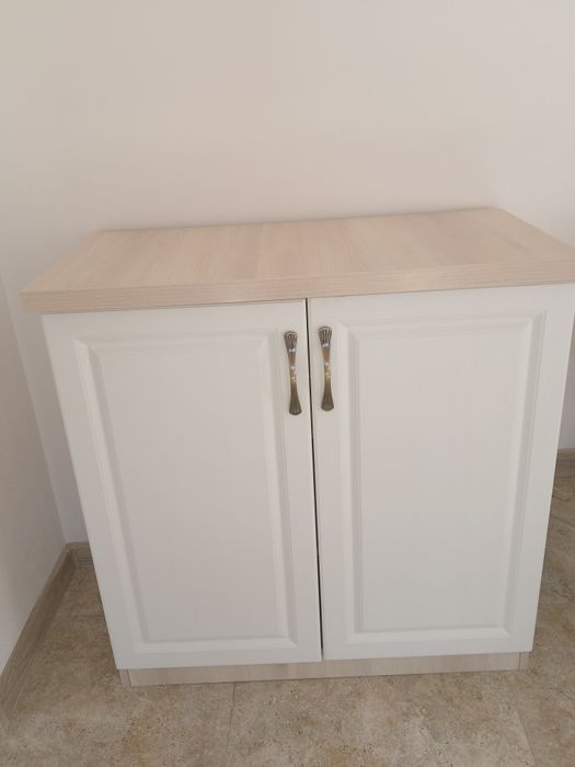 Vând mobilier și colțar