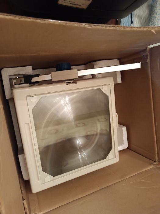 Прожектор  новый