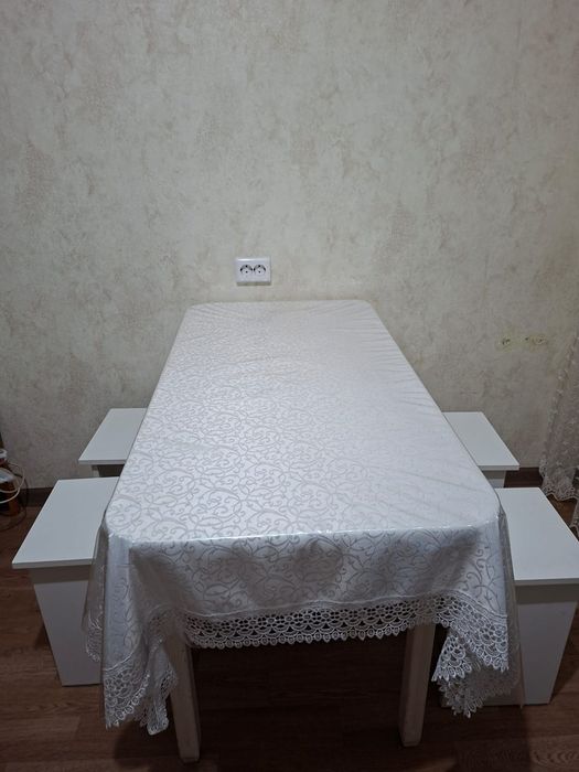 Продам кухонный стол