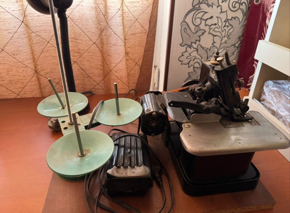 Оверлок 3- ниточный, настольный