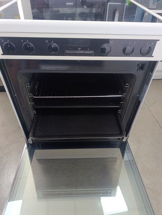 Готварска печка ELECTROLUX VOSS с индукционен плот