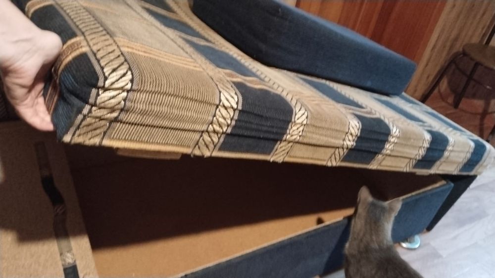 Удобный диван,который примет тебя уставшего