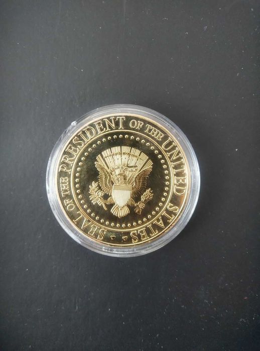 Възпоменателна монета на САЩ Доналд Тръмп „ В БОГА, НА КОЙТО ВЯРВАМЕ“