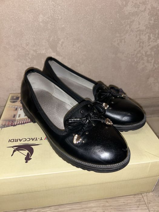 Школьные туфли