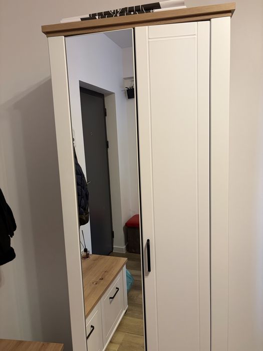Se vinde set mobilier