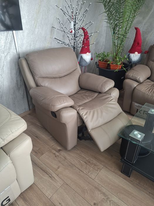 Canapele piele naturala cu recliner