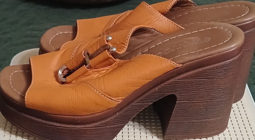 Продам сабо 36размер