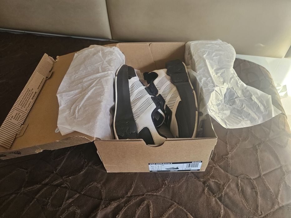 Adidas. Дамски маратонки