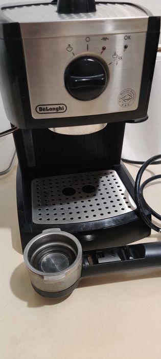 рожковая кофеварка Delonghi EC155