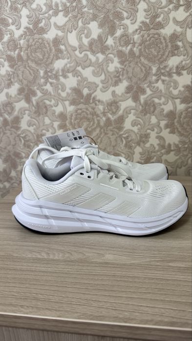 Кроссовки adidas оргинал