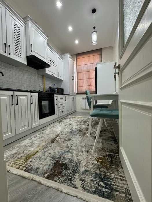 Продается 4 х комнатная квартира, Голден Хоус, от Шошу