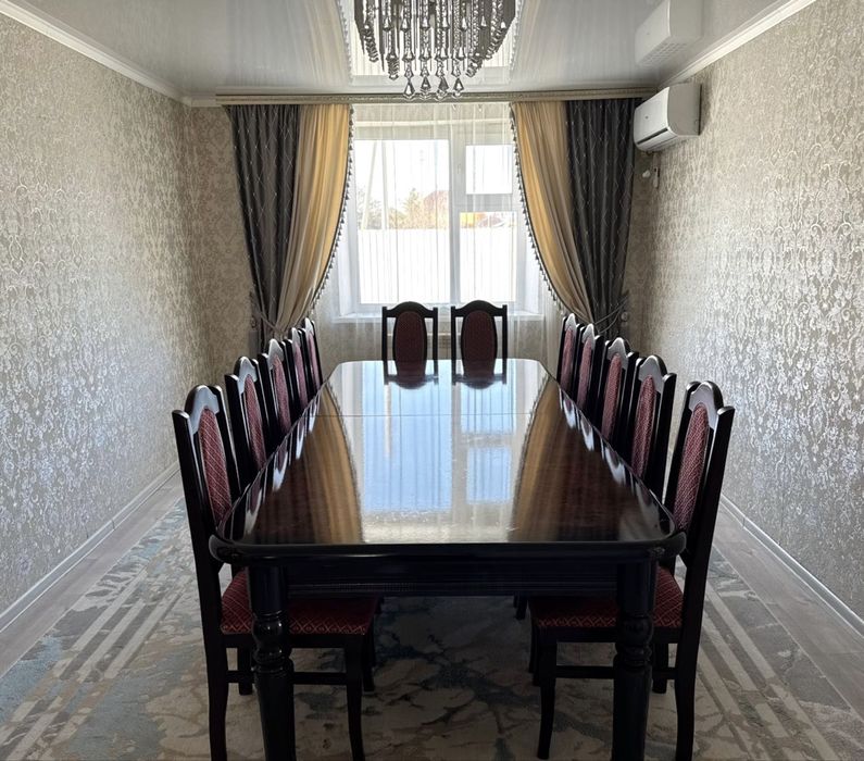 Продаем стол со стулями шикарного качества