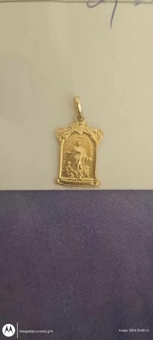iconiță 18k g 2.80 este din Spania este ca nou