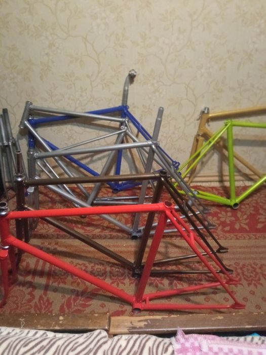 Продам раму без вилки,от 57