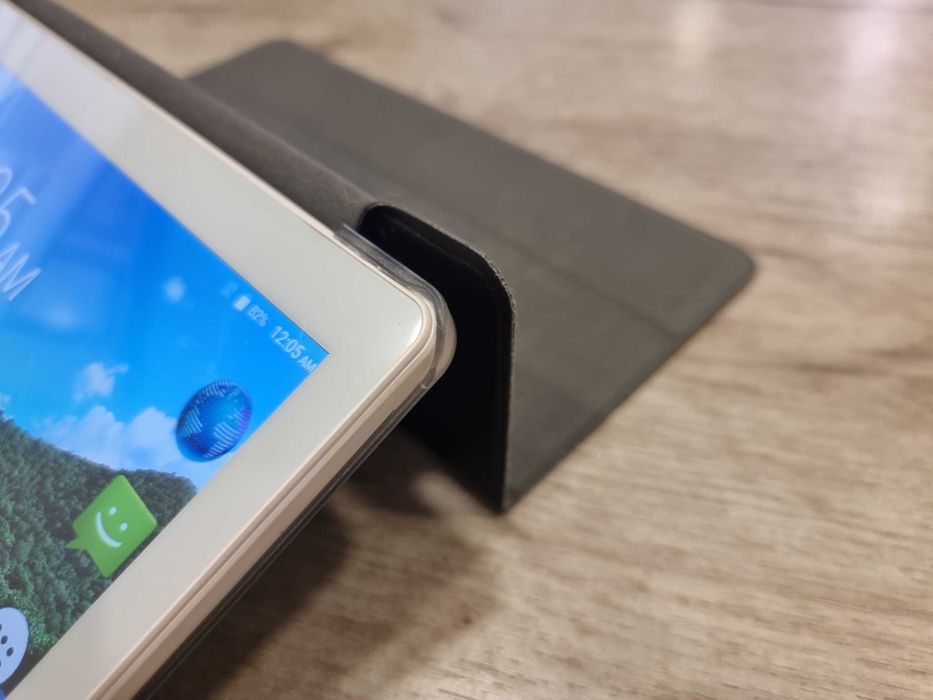 Таблет 10 инча с две СИМ карти