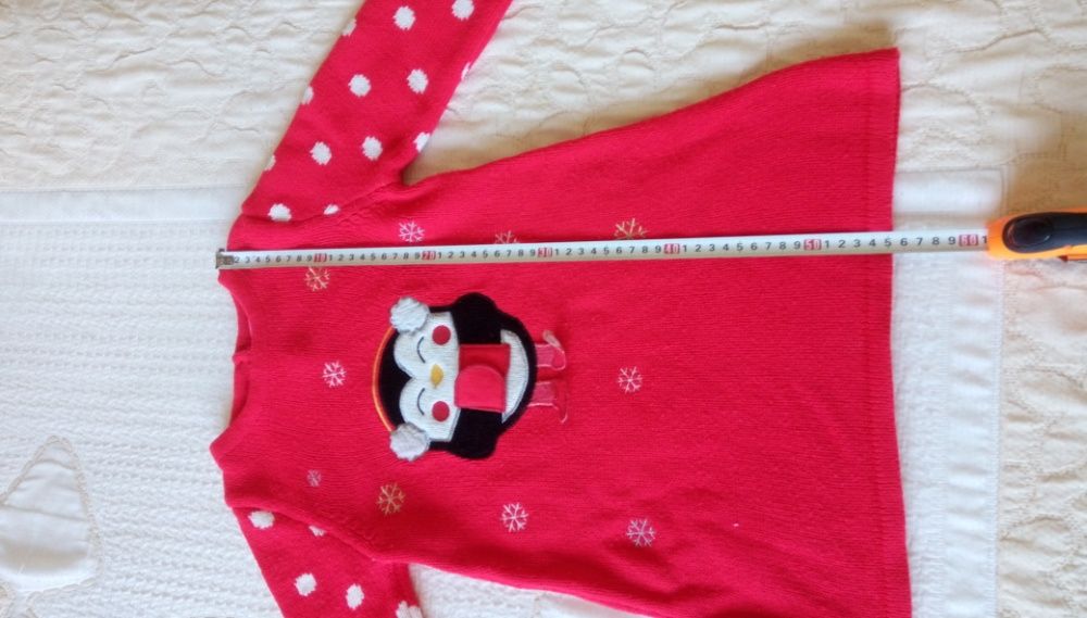 Детки червен блузон с пингвин и малките му