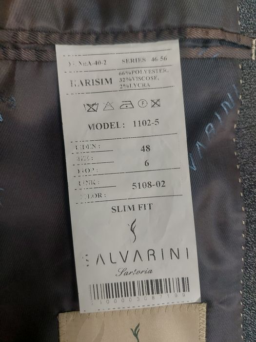 Продам смокинг серого цвета