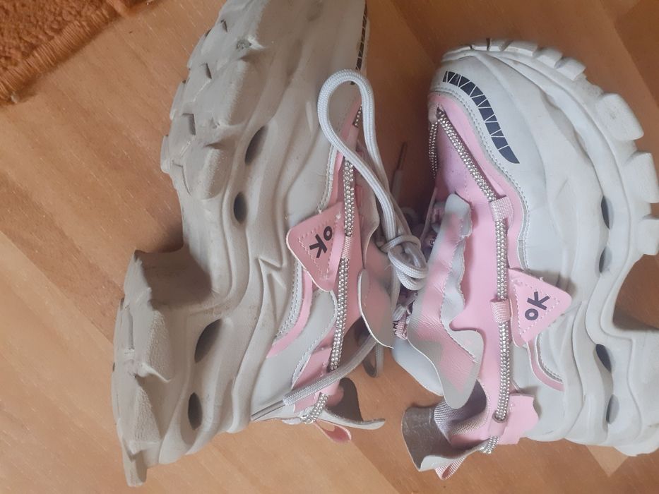 Adidași nr35 în condiții bună