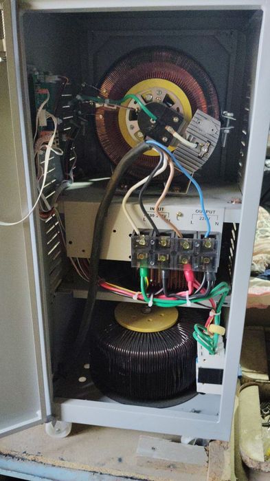 Стабилизатор сотилади